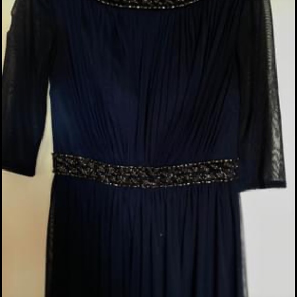 Formal dress - Picture 2 of 3